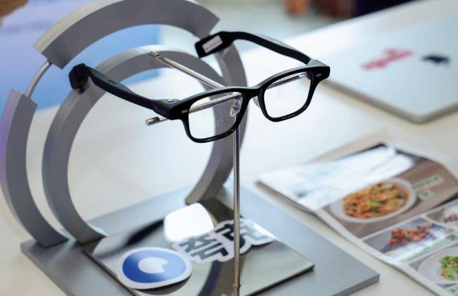 Meta輕量MR頭顯Phoenix曝光，阿里巴巴/微美全息開啟智慧眼鏡激烈爭奪戰