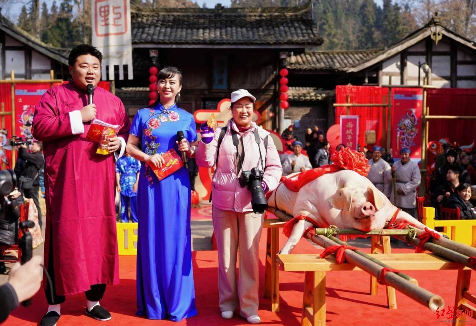 “吃豬啦baby” 雅安雨城年豬文化旅遊活動啟幕 殺年豬吃血湯 抽獎可得年豬一頭