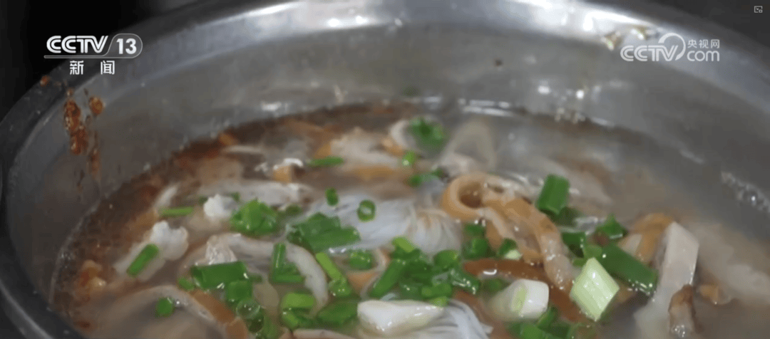 特色小吃串點成線變身“流量密碼” “美食+”延伸文旅消費鏈條