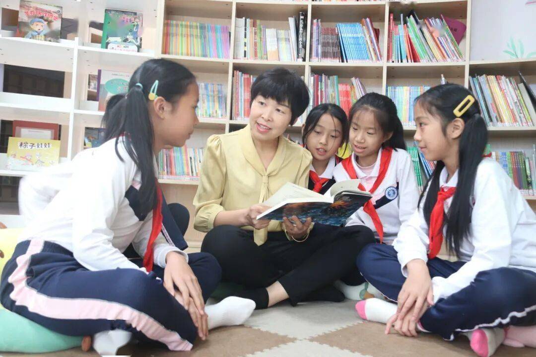 福建廈門：把學校建在圖書館——記福建省廈門市新教育學校“把學校建在圖書館”閱讀生態建設