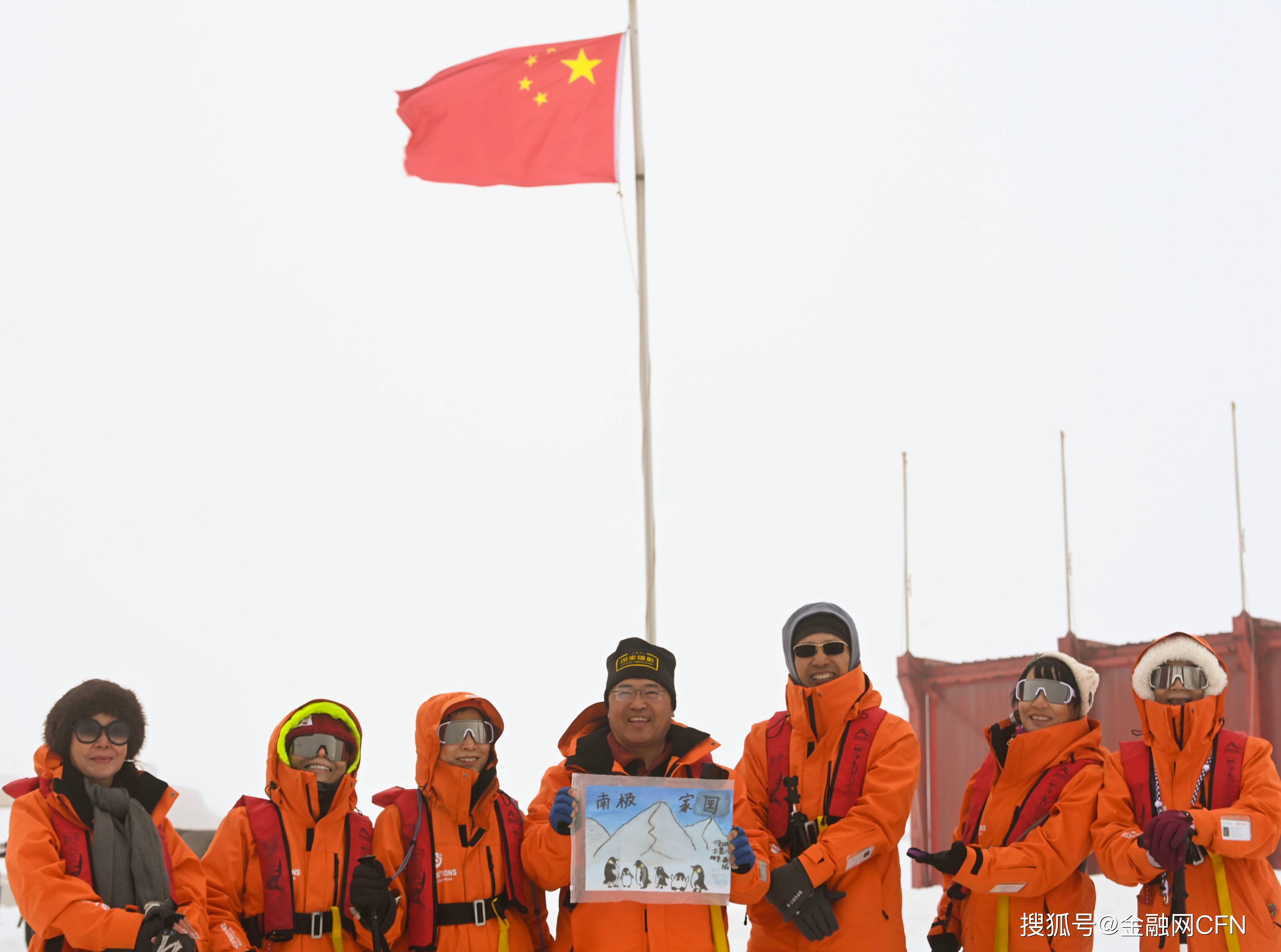 從南極到北京，北京小學生何曼琳繪畫作品《南極家園》驚豔金融街