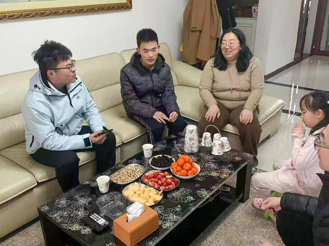 以溫情守護成長，石家莊精英中學開展家訪活動