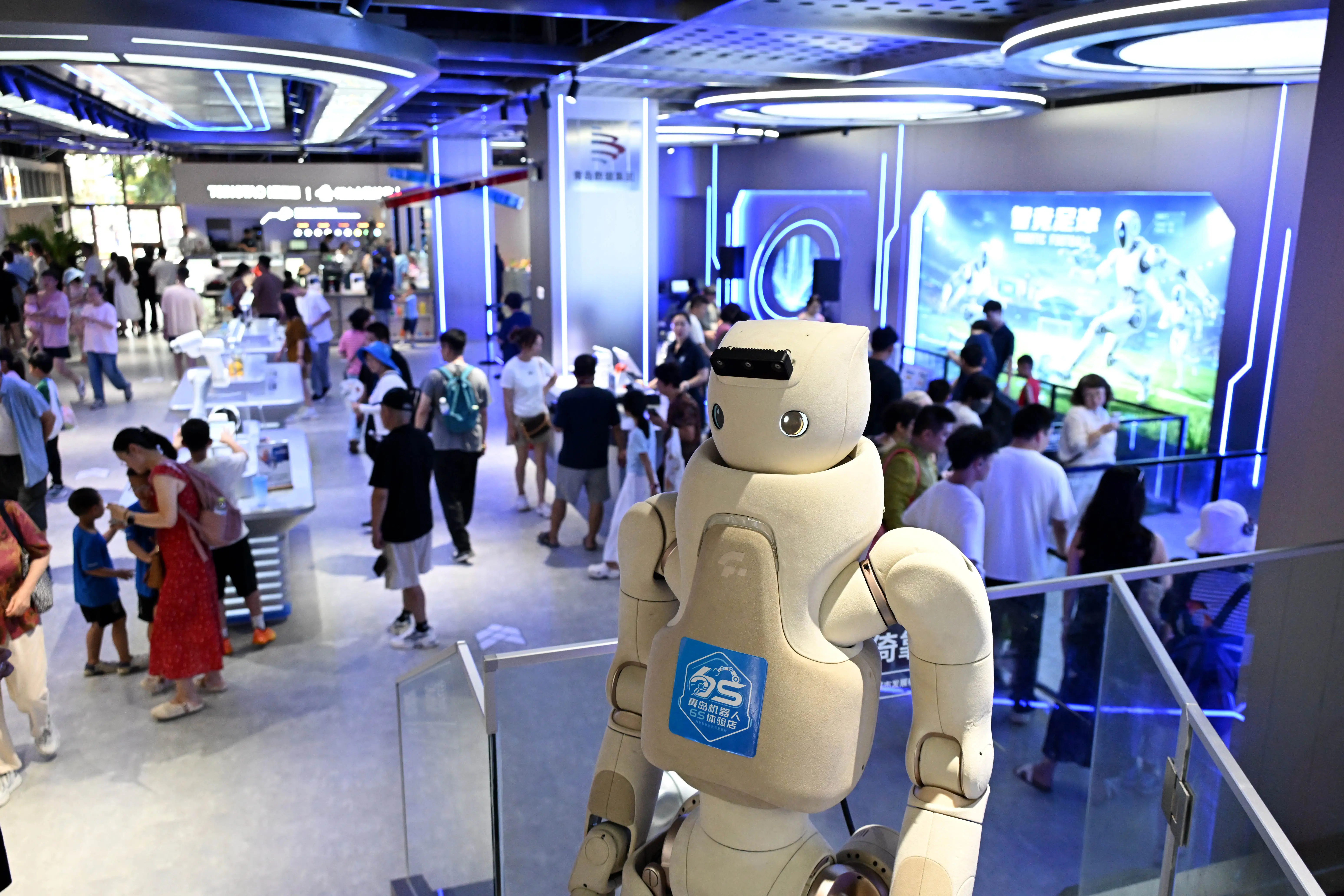 可租賃可定製 青島首家機器人6S體驗店開業
