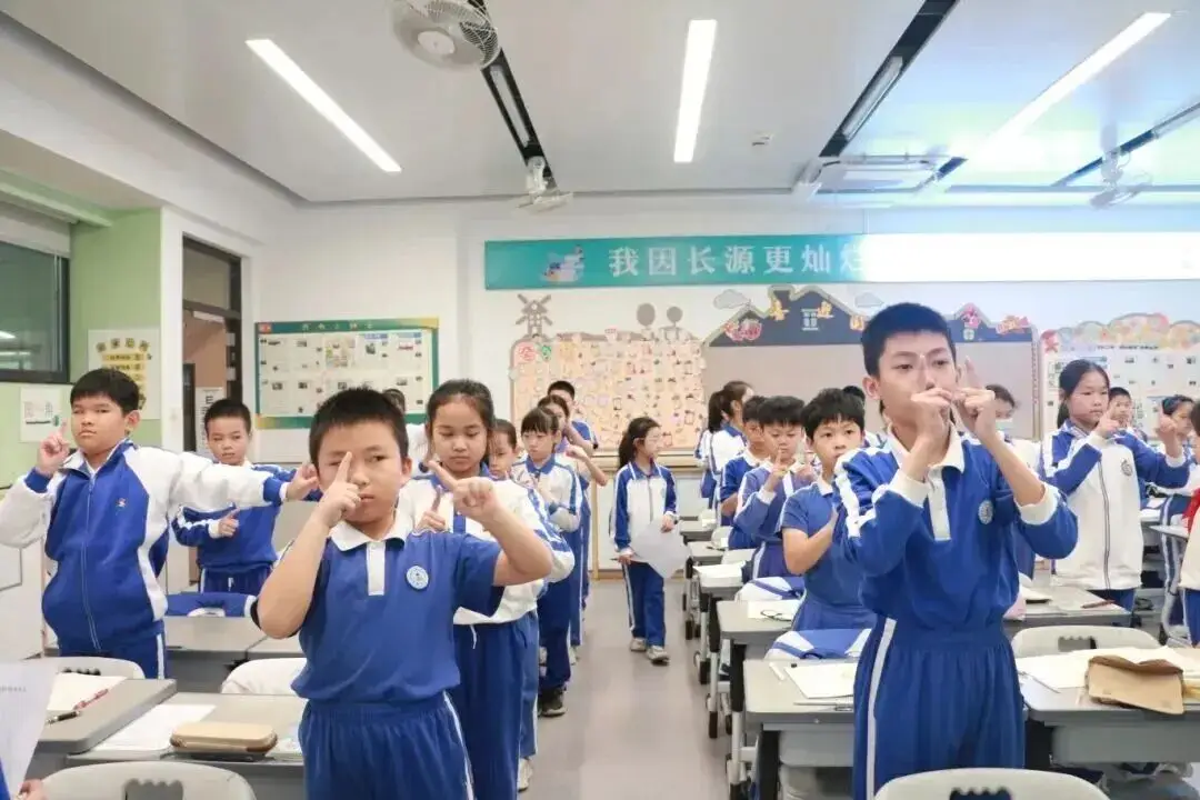 摘下9萬副“小眼鏡”、告別“小胖墩”！深圳究竟掌握了什麼“健康密碼”？